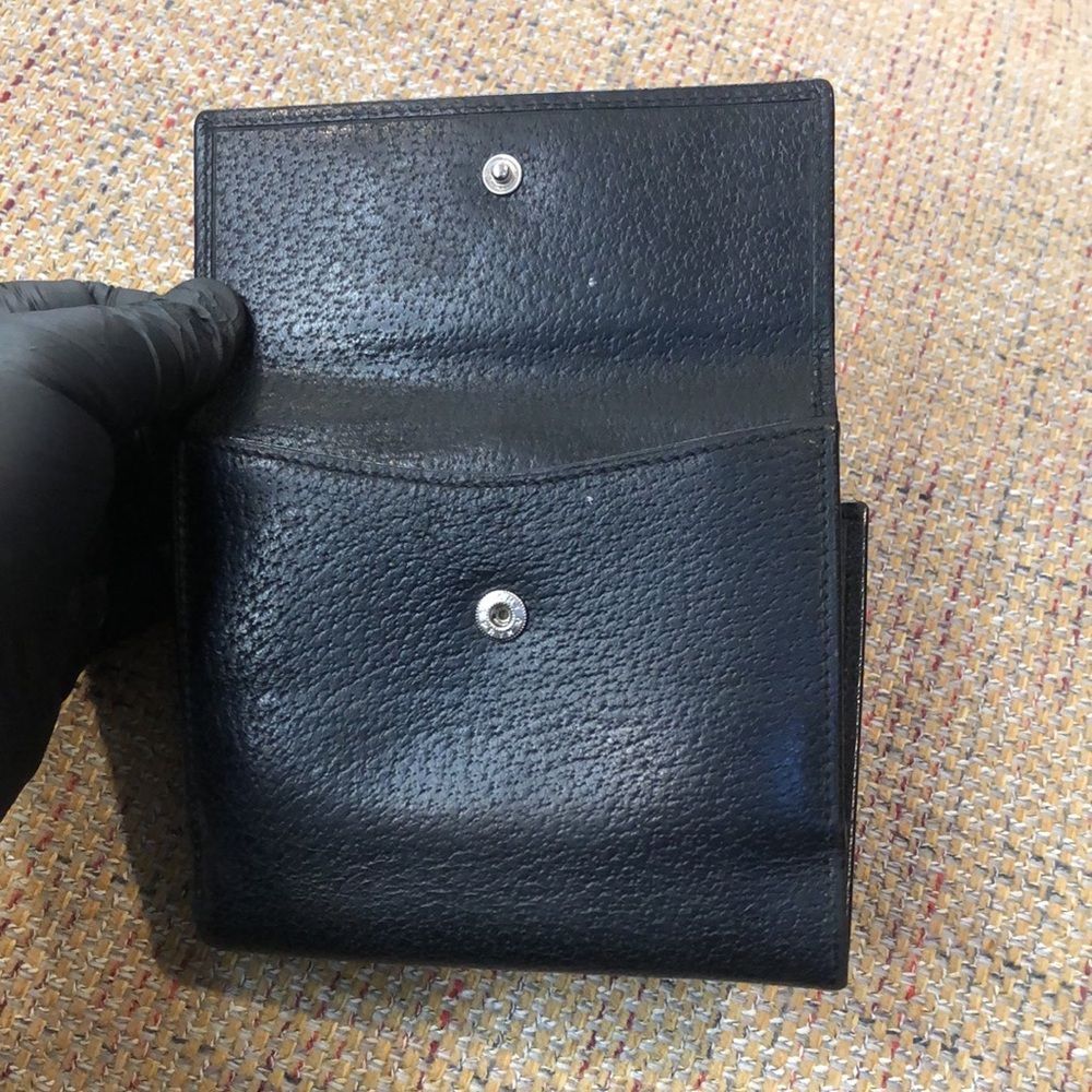 GUCCI Black Leather Trifold Wallet with Silver G Money Clasp AUTHENTIC - Picture 6 of 17